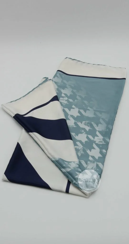 47ModSquare.TS_.D.47-scaled-1.jpg Foulard Collection Classique FT47 – Image 1