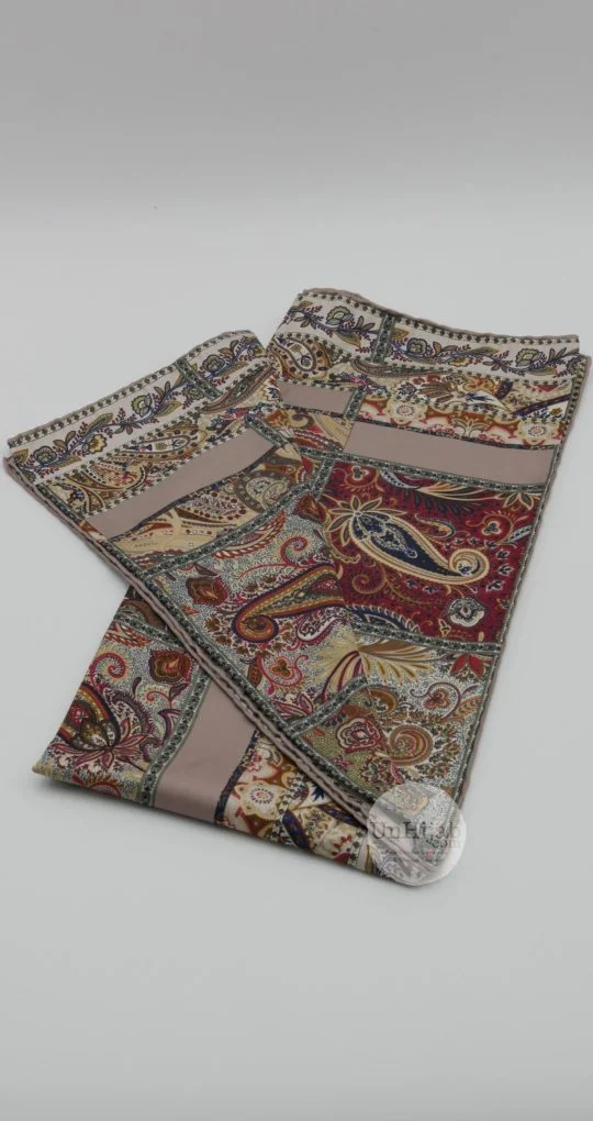 49ModSquare.TS_.D.49-scaled-1.jpg Foulard Collection Classique FT49 – Image 1