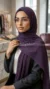 Hijab Mousseline Plissé violet profond Collection Wisteria