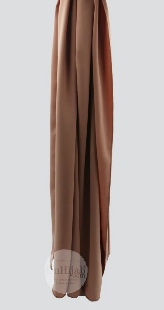 SlkMdn.DarkNude.L.jpg Hijab Soie de Medine DarkNude – Image 1