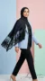Hijab Encaje Negro Denim rectangular - Foto minimalista - Estilo de modelo: Hijabi
