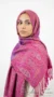 Pashmina bedruckt Kollektion Classic PC06 - Studio-Foto - Model-Stil: Hijabi