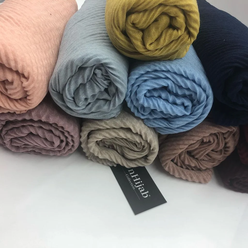 Hijab Plissé Gris Collection Careena 1 Hijab plissé