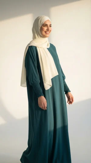 Abaya soie de médine Teal - Studio Photo - Model Style: Hijabi