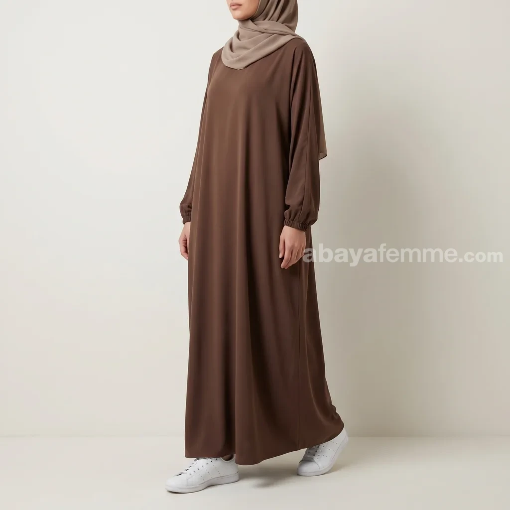 Abaya Femme Marron Soie de Medine 2 Détail des manches élastiques de l'abaya femme marron soie de medine