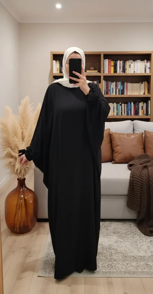 Abaya Farasha nera con maniche a sbuffo e laccetto