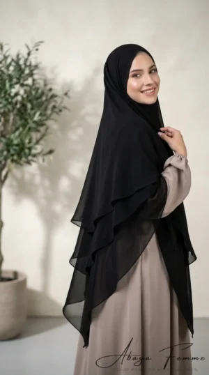 Khimar 3 Voiles Noir - Studio Photo - Model Style: Hijabi