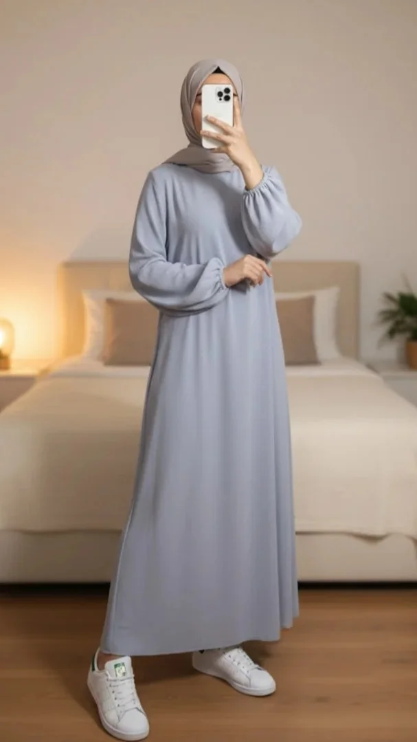 Abaya Grise Simple Longue et Ample avec Manches Élastiques Abaya Grise Simple Longue et Ample avec Manches Élastiques