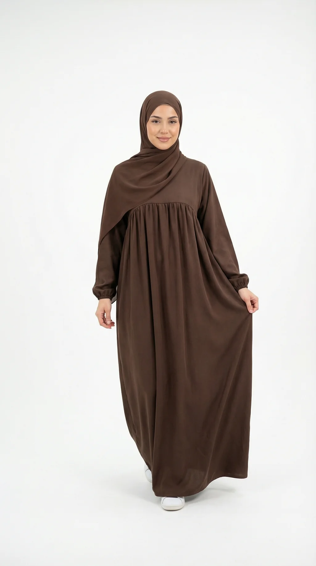 Abaya Marron Chocolat Soie de Médine - Studio Style Abaya Marron Chocolat Soie de Médine - Studio Photo - Model Style: Hijabi