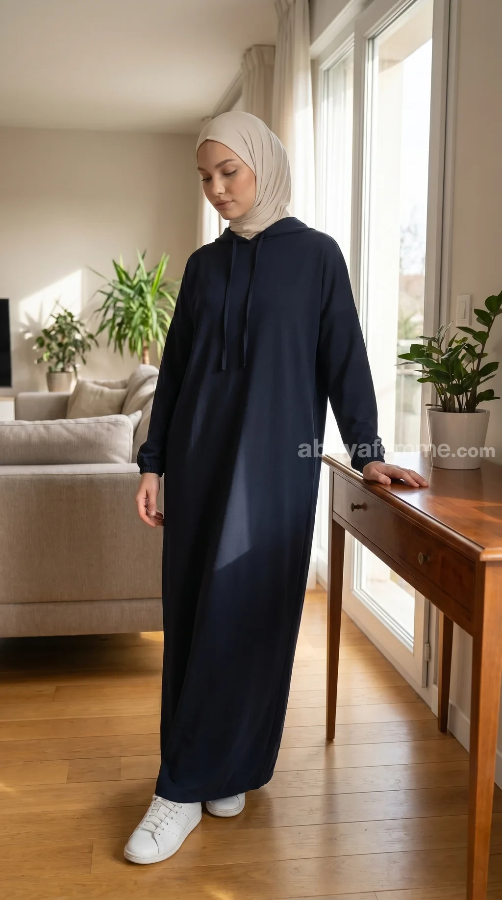 Abaya à Capuche en Bi-Stretch Bleu Marine