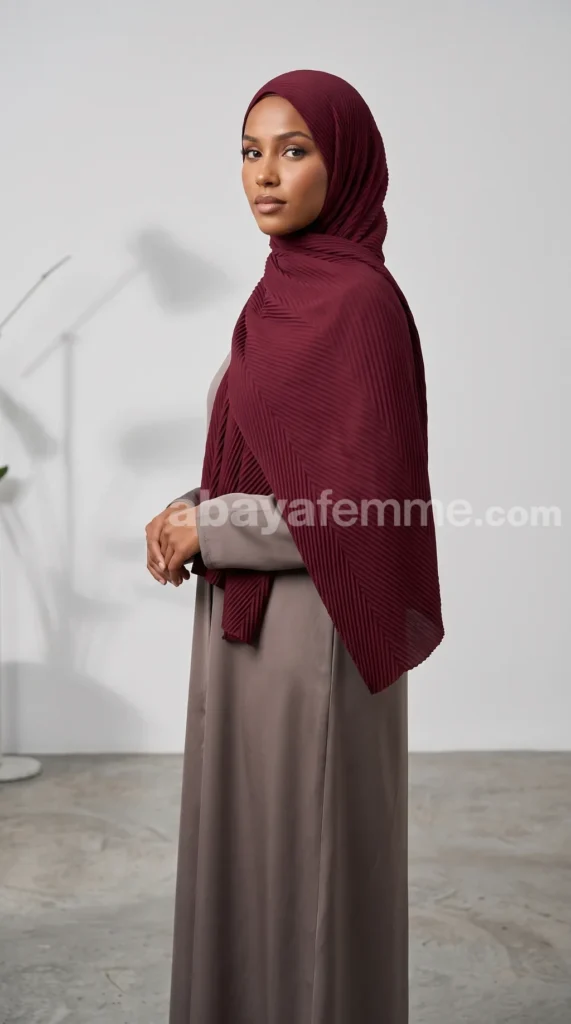 Hijab Plissé Rouge carmin Collection Careena – view 3